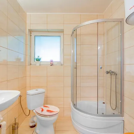 Casa vacanze 2 Bedroom Stunning In Oslonka